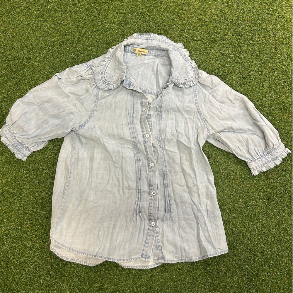 Democracy Womens XS Light Wash Chambray Ruffle Collar Pintuck Blouse Top